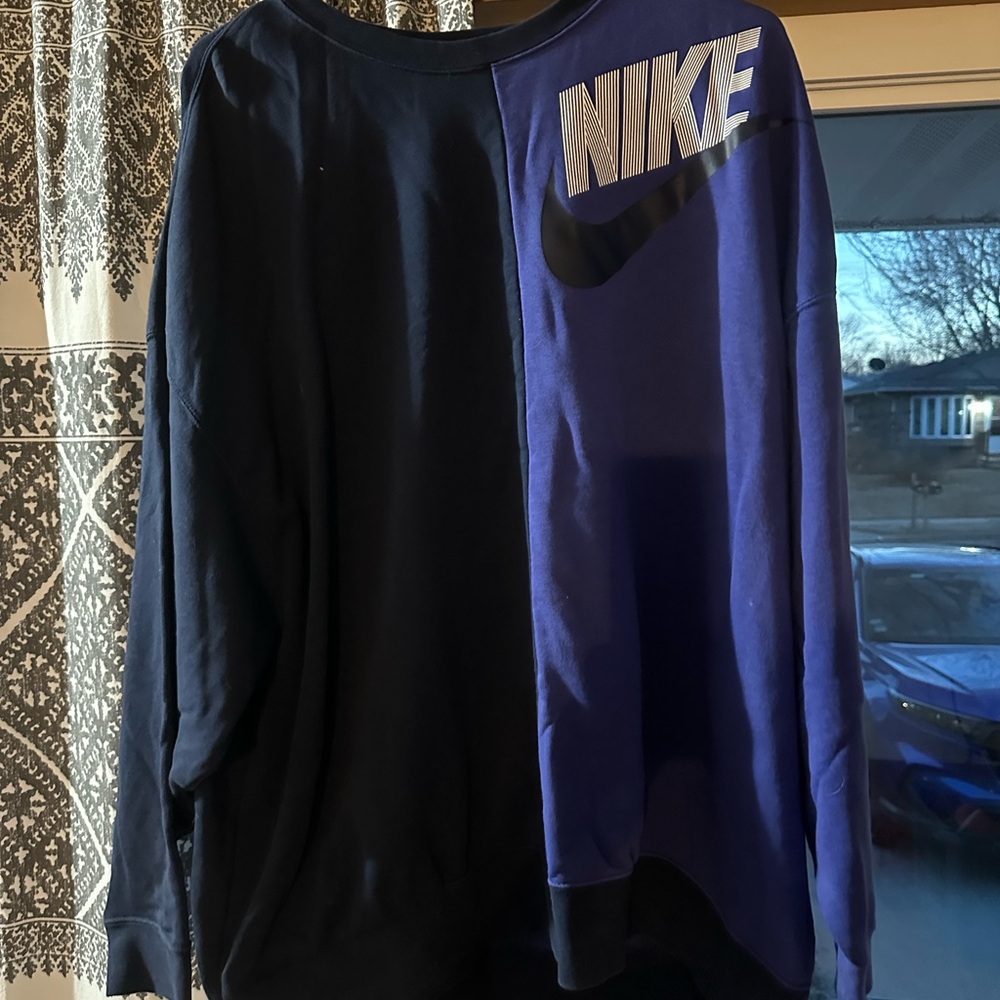 Nike Two-Tone Black and Blue Sweatshirt